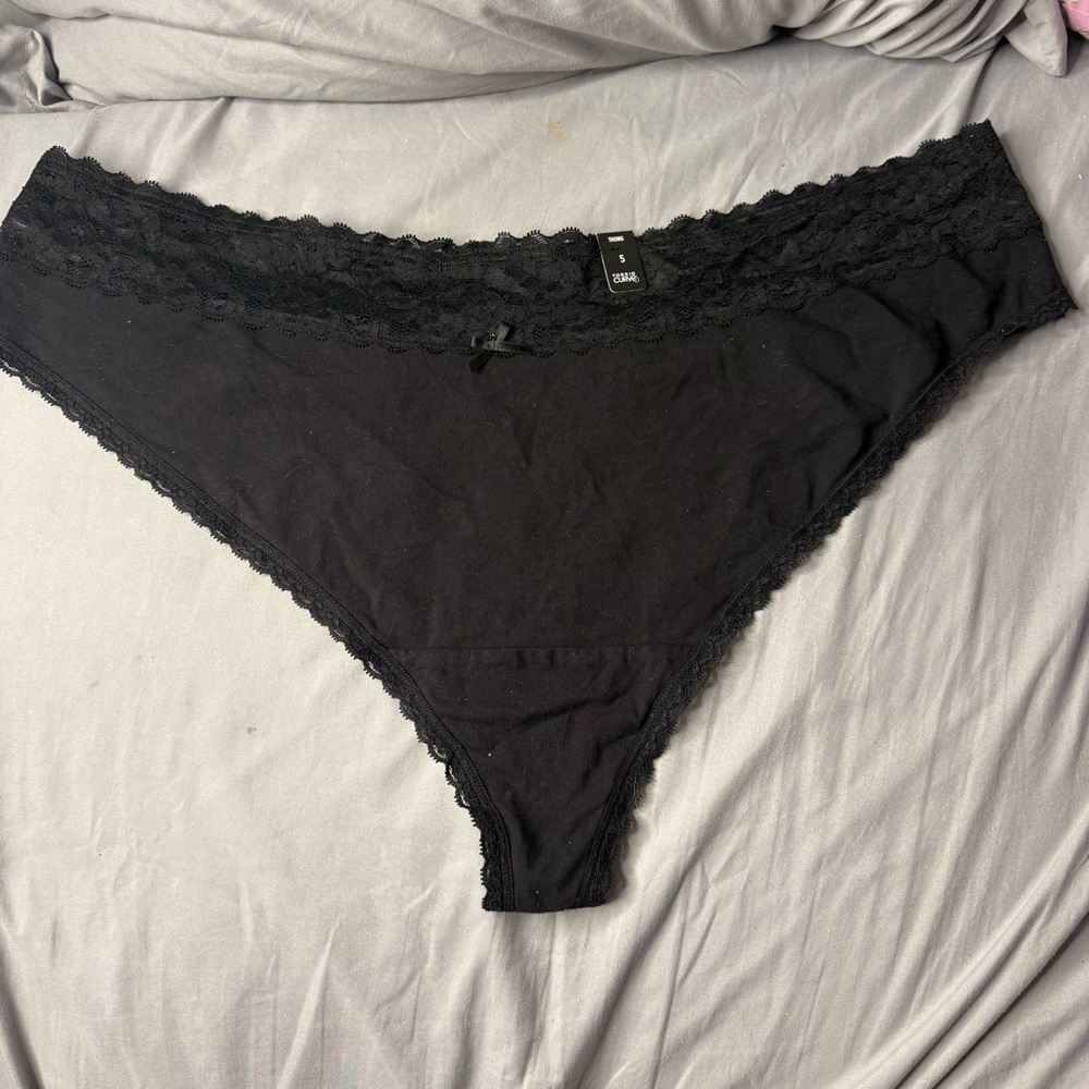 Torrid Black lace thong size 5 nwt